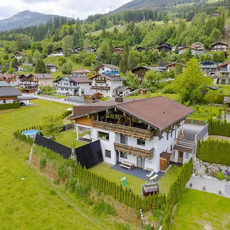 Apartmán Chalet In Neukirchen With Mountain Views, Cleaning Included