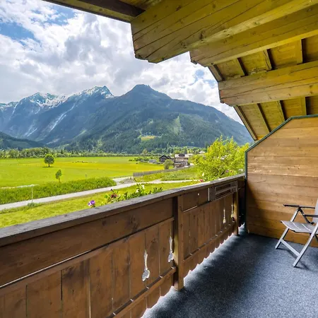 Apartmán Chalet In Neukirchen With Mountain Views, Cleaning Included *